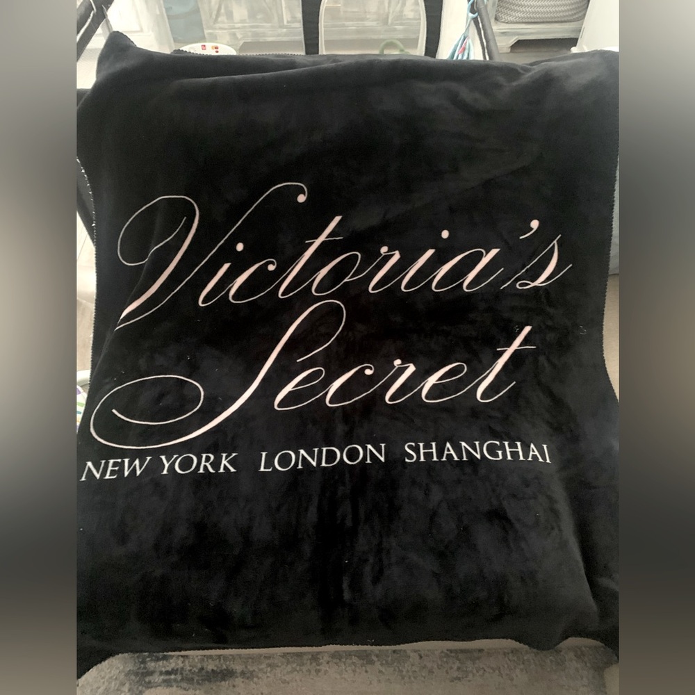 Victoria’s Secret Fleece Throw Blanket